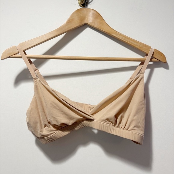 SKIMS Crossover Bralette Size Large Tan Fits Everybody No Underwire Soft V Neck - Picture 3 of 15